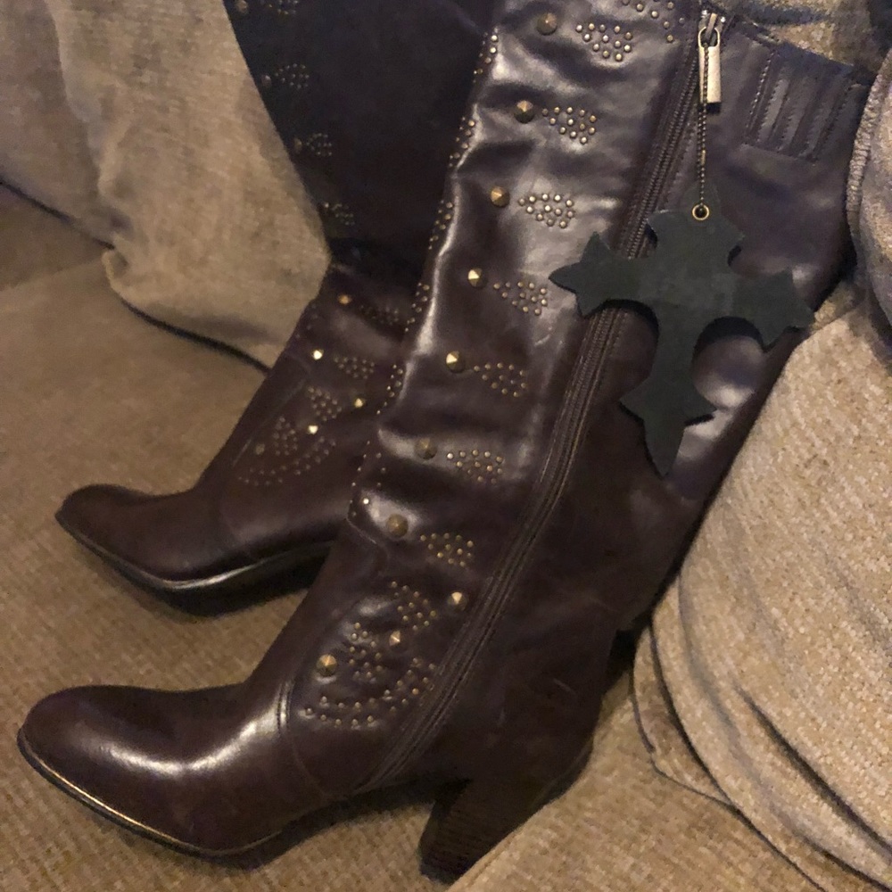 Reba size 9 leather metal studded boots. New w/tag